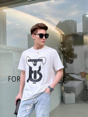 Burberry 巴宝莉兔子字母印花短袖 上身图