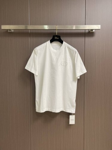 dior 经典款 克高密度短袖T恤 Cd标识精密刺绣 男女同款 采用进口定制定染面料上身舒适密度强 后领锁链底全包肩 过水不变形不缩水 尺码 S-Xxl