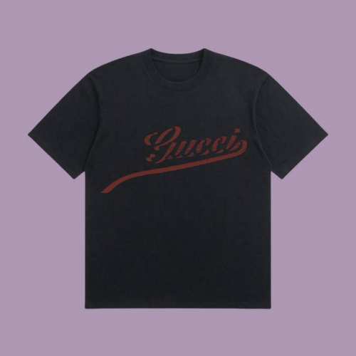 高端品质 Gucci 2025Fall 春夏系列 立体Logo短袖T恤 区别普通印花 定织270G32支双纱纯棉面料 宽松版型 男女同款 Size：S M L