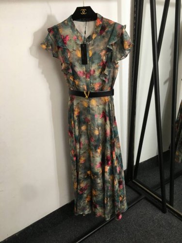 款号20252463 Versac*新款 荷叶袖气质晕染印花背心连衣裙，配腰带，绿色，S-Xl， S码；胸围82，腰围64，长127
