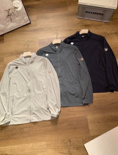 Descente 迪桑特夏季新品男士户外休闲冰丝速干立领防晒皮肤衣！ 日常刚需必备款式.舒适透气多功能！ 面料防晒速干 ，透气性贼啦啦的好冰感极强，专业轻量防晒