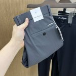 fg 2610Ss春夏新品，官网同步有售，男士高端商务休闲西裤，高端进口面料，带弹力，后面采用硅胶字母压胶，五搭配，即经典又时尚，合体裁缝，上身效果无约束感 ，
