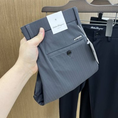 fg 2610Ss春夏新品，官网同步有售，男士高端商务休闲西裤，高端进口面料，带弹力，后面采用硅胶字母压胶，五搭配，即经典又时尚，合体裁缝，上身效果无约束感 ，