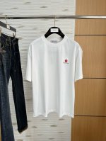 Lulu* 25Ss春夏新款首发专柜最新款短袖圆领T恤 高端订制 设计前卫时尚！品牌Logo重工艺设计 高端定制230克面料.手感柔软.穿着舒适.专柜级别精致车