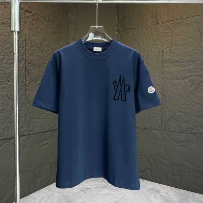 上新款号： M1048 2025早春Moncler 蒙口 官网同款印花图案 双纱纯棉短袖 - 260G双纱纯棉顶级面料 手感柔软 百分百纯棉独家出货 定染硫化黑