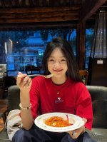 Nike耐克Vintage限定联名Hellokitty红色短袖T恤 爱惨了氛围感红色拍照真的太亮眼啦 nk短袖谁穿谁是纯情女高 少女感满满 正红色真的不要太显白