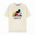 Gucci新款麻花短袖T恤,设计看起来满满的高街范儿！版型剪裁特别有讲究！上身很洋气显瘦内搭外穿都看高密针织圆领设计，平整简约！亲肤透爽！T恤面料的柔软性舒适性