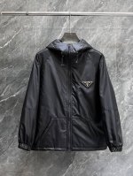P550 普拉达 官网同款，同步发售！Ss秋冬新款棉服男士加棉夹克外套，原单三标齐全高端版本！带隐藏帽，专柜定制面料 透气舒适度高，细节无可挑剔，品牌元素设计理