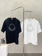 moncler蒙口独家专供新款原单男士休闲短袖 高端定制 高版本 时尚百搭爆款进口面料 手感超柔软细腻 穿着亲肤舒适 高端精品 代工厂P精细做工 上身非常赞 男