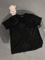 顶级版本 区别通货 25Ss 路易威登 早春新款渲染针织短袖 轻奢主义 男女日常通勤穿搭必备单品正确版本欢迎对比详细特征 德国进口提花机织片而成，挂毛双面提花工