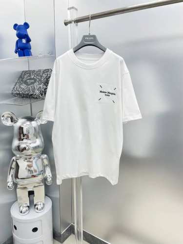 mm6 马吉拉 2025夏季新款日历 印花数字Logo短袖Tee 专柜同步有售，原单狠货，时尚 进口原版科技面料，上身舒适透气，原版定制五金辅料，上身帅气有型，