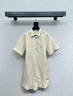 Fd家一系列Ff老花短袖连衣裙 上身就是满满的时髦高级感Monograw 全幅印花工艺巨拉风 自带气场 面料质感很奈斯 时髦又高级 颜色超级正 上身显白又显瘦