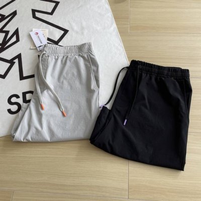 细节图 夏季短裤Kolon Sport 可隆两色经典梭织户外休闲Daypack系列露营徒步运动夏季短裤 全松紧带结合抽绳设计的腰头，调节方便。 面料：锦纶87%