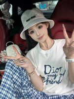 Dior迪奥新款重工毛巾刺绣蓝色字母短袖 就稀罕白色 Dior火爆全网的毛巾Logot 草写精致刺绣没有一点门槛 谁穿都好看 简约又慵懒高级 一整个干净住 纯棉