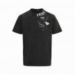 prada 普拉达 手绘字母水洗三角标短袖 定制高克重 针织棉面料精心制作 手感特别的扎实 质感拉满 松软细腻上身舒适 优越的吸湿排汗性能 不闷热 胸前草写Lo
