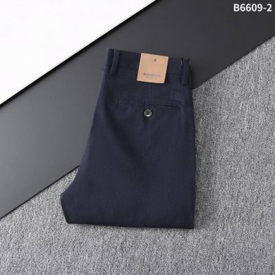 25春夏 新款休闲裤 款号：B6609-2 尺码：29一42 好穿不挑身材，整体以舒适为主，裤腿大小做的恰到好处，显瘦显腿直，轻松穿出满屏的大长腿，拉长比例气场