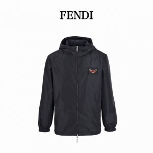 本地自取460 fendi芬迪Fd 小怪兽双面穿连帽防风夹克外套 选用100%涤纶和100%锦纶制成的黑色高科技布料，经过特殊处理之后使其具备防水、防风的功能，
