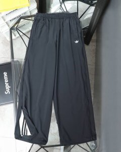 Adidas Originals Adilenium Season 3 Zip 宽松舒适长袖夹克 裤子 套装 男女同款 三叶草系列果然让人不失望 这套感觉又是巴