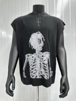 Vt031 Travis Scott斯科特Big Face骨架人像限定浮夸搞怪印花复古水洗做旧无袖坎肩T恤 小领口设计 白墨数码直喷印花 手工磨破工艺 高街复古