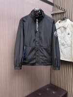 蒙口 2025春季新款夹克外套 秀场新品品相非常完美 舒适保暖 三标齐全色泽饱满诱人 非常出彩的设计 轻松将时髦感进阶 做工极为考究严谨 走线工整细致 大牌设计