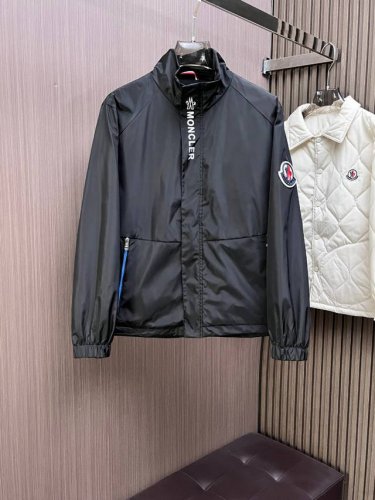 蒙口 2025春季新款夹克外套 秀场新品品相非常完美 舒适保暖 三标齐全色泽饱满诱人 非常出彩的设计 轻松将时髦感进阶 做工极为考究严谨 走线工整细致 大牌设计