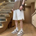 上新发 Chrome Hearts克罗心海外版25Ss新款三色贴皮刺绣休闲运动短裤 版型属于宽松版 立体剪裁 上身简单有型帅气百搭. 面料采用优质针织面料 手感
