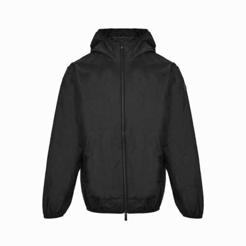 Moncler 蒙口 25Ss 反光印花连帽夹克 采用高密度的锦纶制成的轻盈尼龙面料，使其极致的轻量化，同时又极具耐磨性和抗撕裂性。高密度的编织结构阻挡冷风侵入