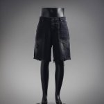balenciaga巴黎世家Blcg24Ss新款反转口袋牛仔短裤. 重工水洗流苏须破坏破洞工艺.手工马溜工艺..百分比纯棉黑牛面料.男女同款.百搭 Size:X
