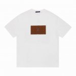 上新 高版本 louis Vuitton路易威登植绒满压字母硅胶设计短袖 最高版本 定制面料 克100%双纱棉 植绒满压字母硅胶工艺设计 辅料 开模原版过鉴定领