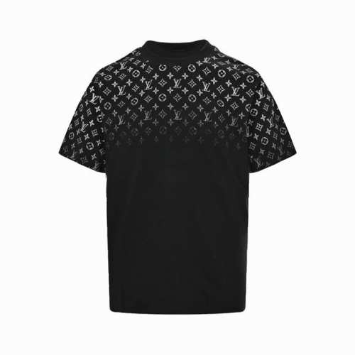 Louis Vuitton 路易威登 24ss 老花渐变印花短袖 面料采用32s双股纱精梳棉紧密赛络纺纱线，克重260g，配套1*1横机全棉螺纹，整件衣服前后幅