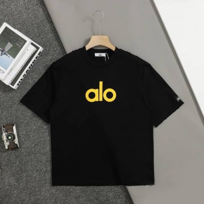 上新 顶级版本 Alo 25年新款春夏100%纯棉300克宽松短袖圆领显瘦慵懒感T恤康利光桨印花 高级的字母设计 袖子上也做了一个贴布Logo领口 下摆 袖口都