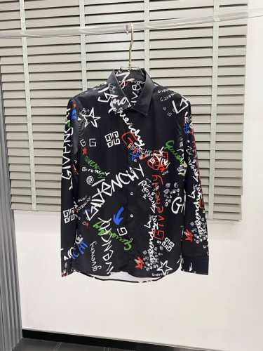 givenchy纪梵希独家专供新款男士休闲衬衫 高端定制 高端版本 时尚百搭爆款进口面料 手感超柔软细腻 穿着亲肤舒适 高端精品 代工厂P精细做工 上身非常赞