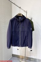 P420 K398 Pa普拉达 2025Fw男士连帽，休闲日常穿搭单品！上身修饰身形、定制面料将时装美学和新都市商务休闲概念完美融合，不同风格任你选：，永不过时