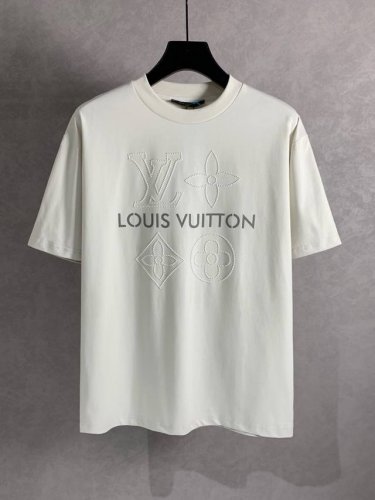 5508# 高品质 Louis Vuitton 路易威登 反光字母烫钻印花圆领短袖T恤 三标齐全 采用冰丝索罗娜面料！前幅采用反光印花工艺 手感非常舒服 Os落