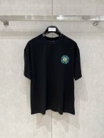 驴家Ss春夏新款首发专柜最新款短袖圆领T恤 高端订制 设计前卫时尚！品牌Logo重工艺设计 高端定制230克面料.手感柔软.穿着舒适.专柜级别精致车线.颜色：黑