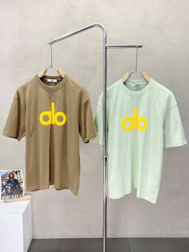 Alo Yogo独家专供新款男士休闲短袖 高端定制 高端版本 时尚百搭爆款进口面料 手感超柔软细腻 穿着亲肤舒适 高端精品 代工厂p精细做工 上身非常赞 男士必