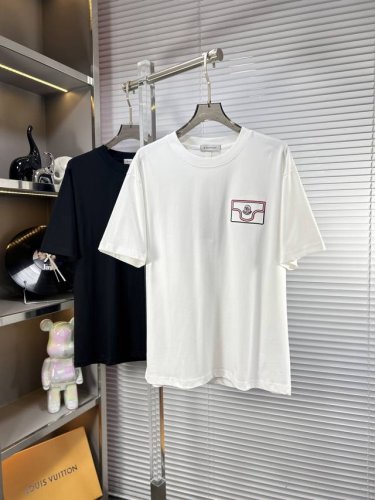 monc*蒙口 Ss25春夏新款短袖，顶级图案Logo，帅气时尚，简约百搭款。面料棉 不仅挺括，保持潮流的廓形，又穿着舒适，纱织更细腻 码数：M-Xxxl