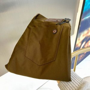 H爱马仕、25Ss早春新款男士商务加绒加厚休闲裤西裤，白金级完美品相，直接入专柜性质，极为牛掰的一款微弹面料休闲裤，是业界近年罕见的尤物，品质工艺与面料、辅件颠