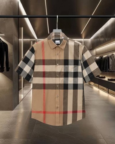 Bur 巴宝莉 Burberry爆款来袭 格纹弹力棉府绸短袖衬衫系列 2025Ss官网新款短袖 衬衫 衬衣，精美工艺 高端版本，专柜定制面料 透气舒适度高，精工