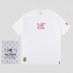 始祖鸟Ayc Teryx F736-2 Fw短袖T恤 立体剪裁 胸前Logo为刻字膜 下摆刺绣龙年标志 小鸟字母Logo刺绣 高端32S双纱280克面料 重磅面