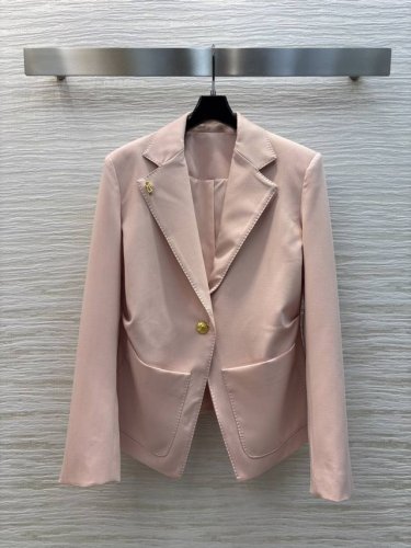 schiapa 25新款 翻领金扣收腰西服外套+多样排扣半裙 时髦感西装 百搭大气 充满腔调感 独一份时髦 收腰西装剪裁搭配排扣包臀半裙 细节感在线 低调吸睛