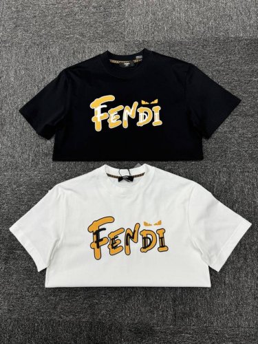 fd2025春夏新品上市时尚经典圆领短袖时尚单品设计，更加时尚舒适，高标准定制 客供辅料，客供进口高档面料质感非常细腻，细节工艺精湛考究，任何时装都可以搭配 尺