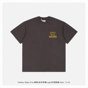 gallery Dept 21Ss 斑驳法文字母Logo印花短袖 定织定染21支 克高克重棉麻面料 圆简布工艺无侧缝 面料先经过环烘水洗处理 起到预缩水的作用