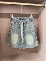 dior 2025Ss夏季新款男士休闲牛仔短裤，高端版本！专柜定制面料 透气舒适度高，细节无可挑剔，品牌元素设计理念，体现高品质。手感细腻柔软！呈现休闲裁剪，上