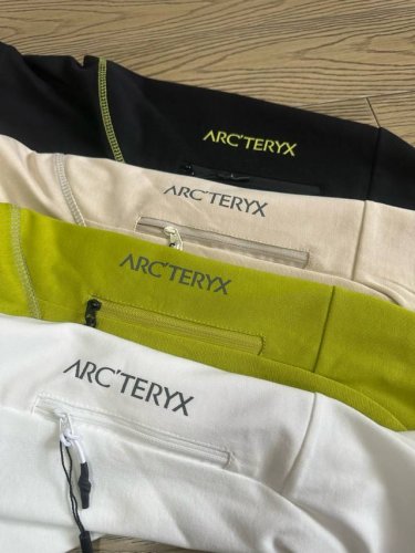细节图 Arcteryx System A 始祖鸟 秋冬男女透气圆领T恤户外运动休闲长袖 功能性面料 有一定防晒效果 高密度走线 腋下针织面料提供舒适透气 手臂