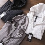严选好货 Lululemon新款男士连帽防晒皮肤衣外套 经典时尚款 客供超轻量化科技防晒面料 全身激光穿孔工艺 轻薄透气 干爽舒适 帽檐 袖口 下摆包边包条 做