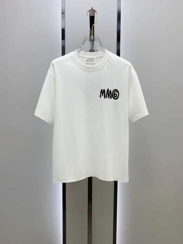 Mm6 马吉拉 单穿打底都是首选 高定面料 认准袖子下摆是无痕修袖 240克纯棉 2025春夏新品短袖时尚经典圆领短袖时尚单品设计，更加时尚舒适，高标准定制，上
