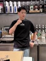 迪奥 三标齐全。 2025夏季新款最新品短袖T恤，专柜同步有售，原单狠货，时尚进口原版科技面料，上身舒适透气，原版定制五金辅料，上身帅气有型，三标齐全，推荐款，