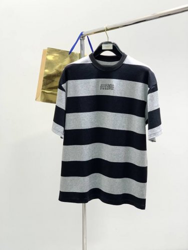 maison Margiela马吉拉，2025夏季最新品，专柜同步有售，原单狠货，时尚休闲圆领短袖T恤，上身舒适！吸睛而有亮点，采用进口原版面料，顶级刺绣工艺字