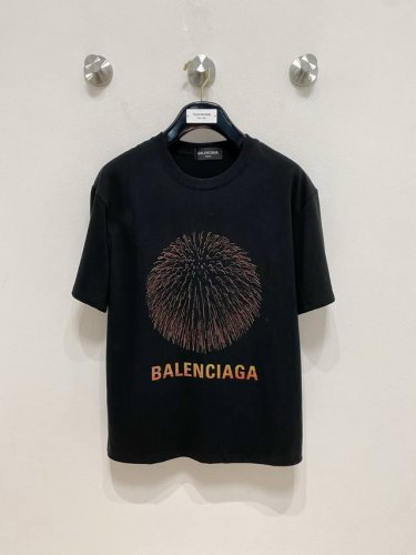 市场有仿版认准工艺和面料 25Ss巴黎家纯棉最新面料 最高版本 胸前字母Bal直喷工艺经典标识图案Logo时尚简约潮流短袖，最顶级的品质专柜原单短袖，顶级制作工